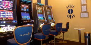 Ilustrasi keamanan data pribadi dan koneksi aman dalam permainan casino online